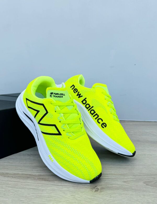 NEW BLANCE - FUELCELL  RUNNING UNISEX + CAJA