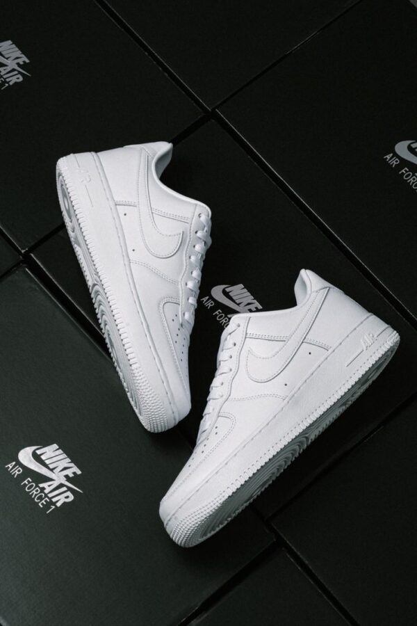 1736461857WhatsApp Image 2025-01-09 at 4.27.46 PM TENIS NIKE FORCE ONE CON CAJA UNISEX